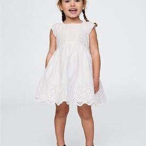 GAP White Eyelet Kids Dress size 3T